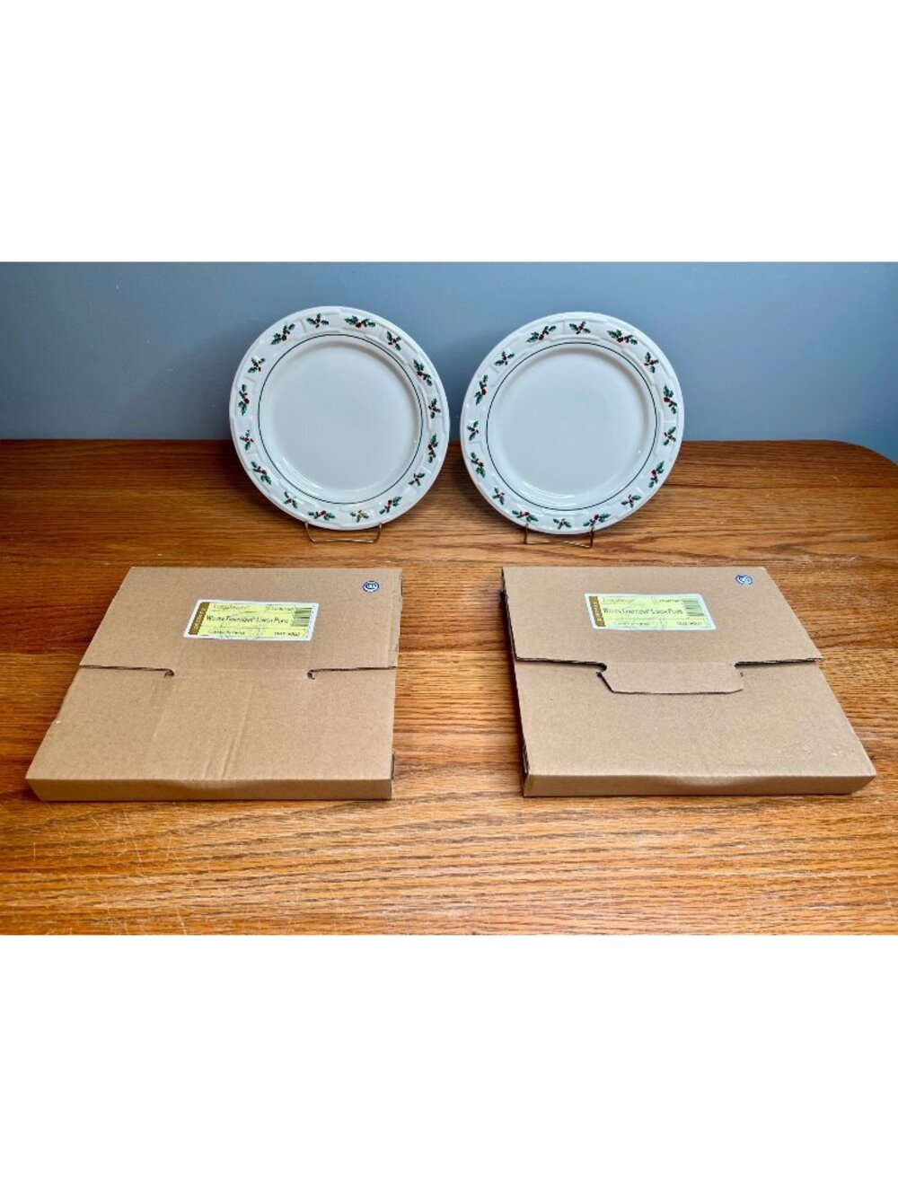 New In Box  Set of 2 Longaberger Woven Traditions Holly 9" Luncheon Plate